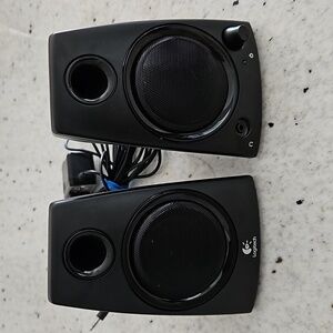 Computer speakers